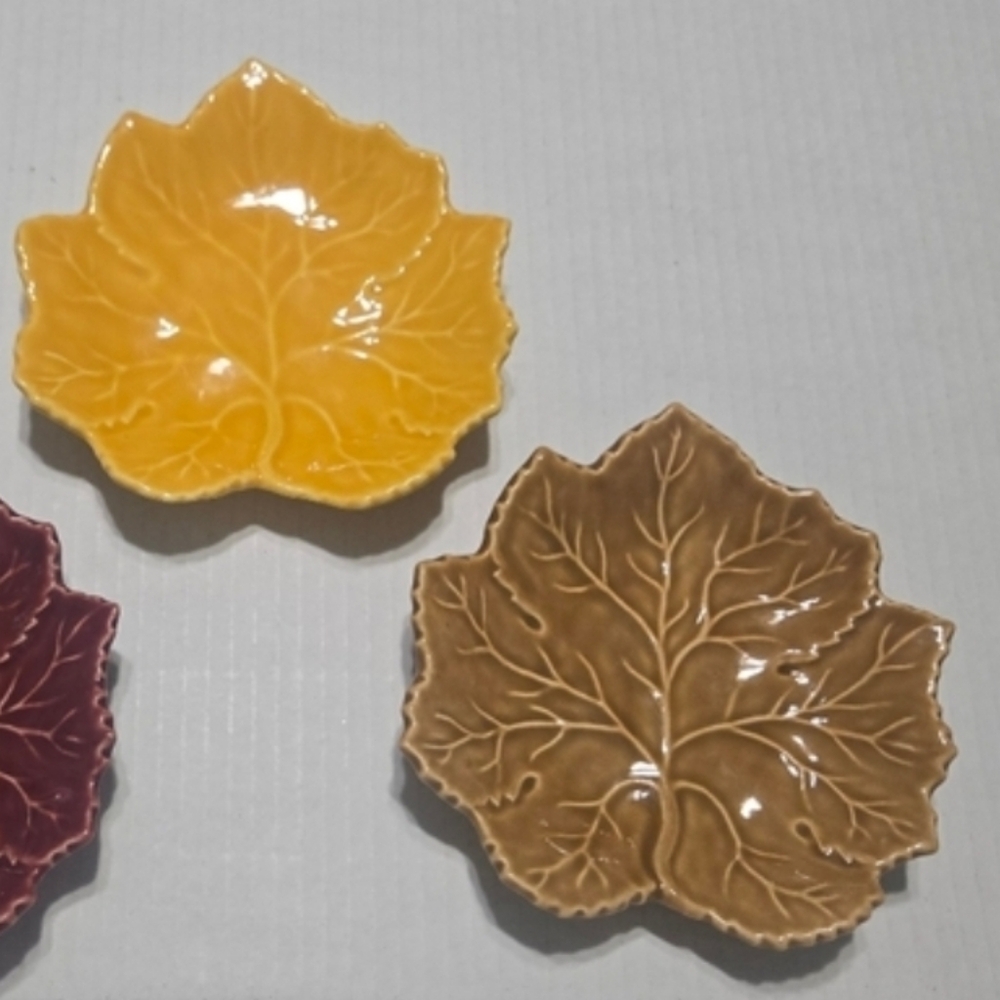Set of 2 Olfaire Leaf Serving Bowl Made in Portugal Fall Autumn Leaves